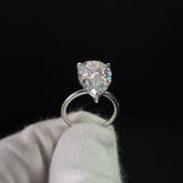 Pear Shape Engagement Ring – 7.64 Carats | 18K Gold | 6.1g