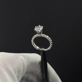 Round Shape Engagement Ring 3.2 Carats | 14K Gold | 3.9g