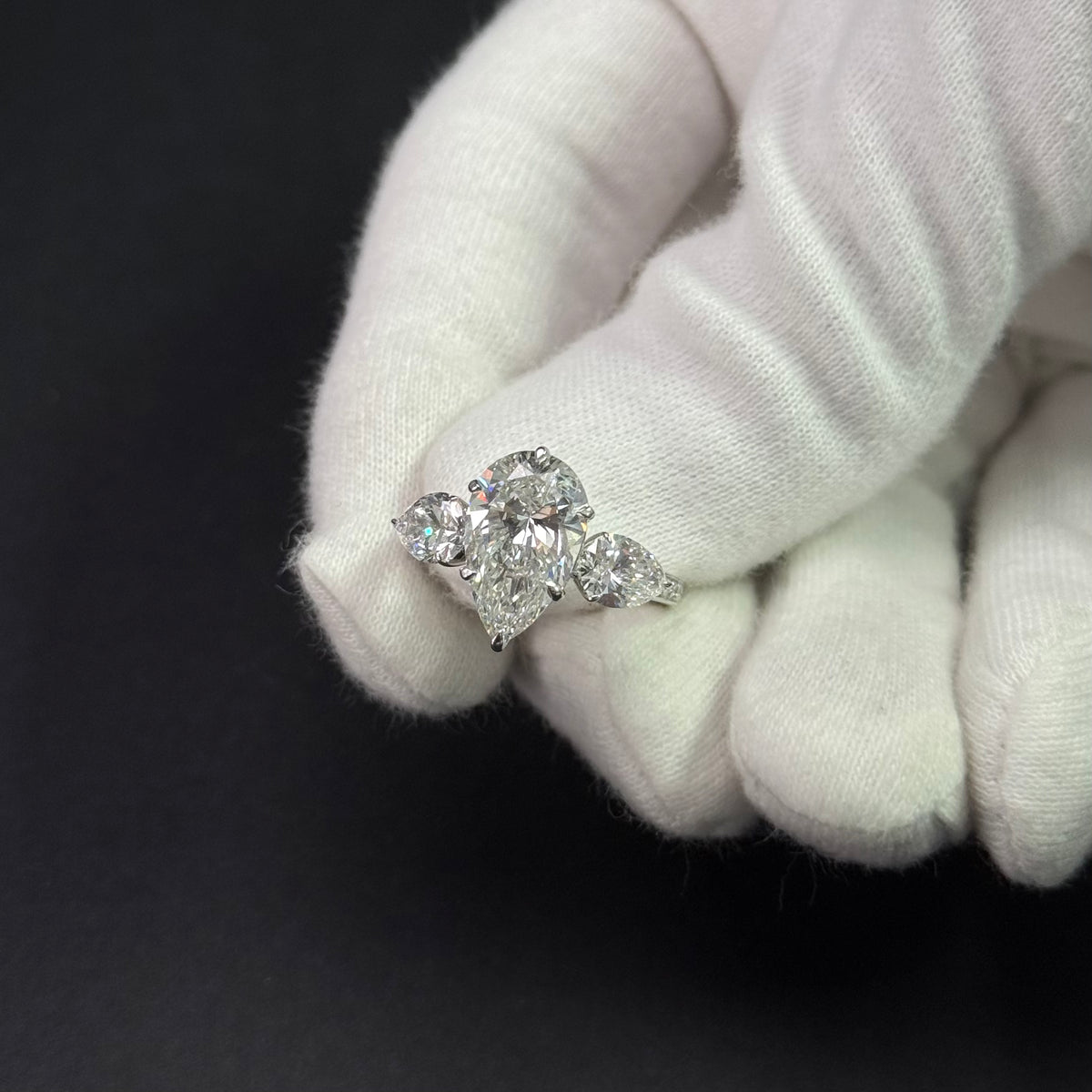 Triple Pear Shape Engagement Ring 4.03 Carats | 18K Gold | 4.2g