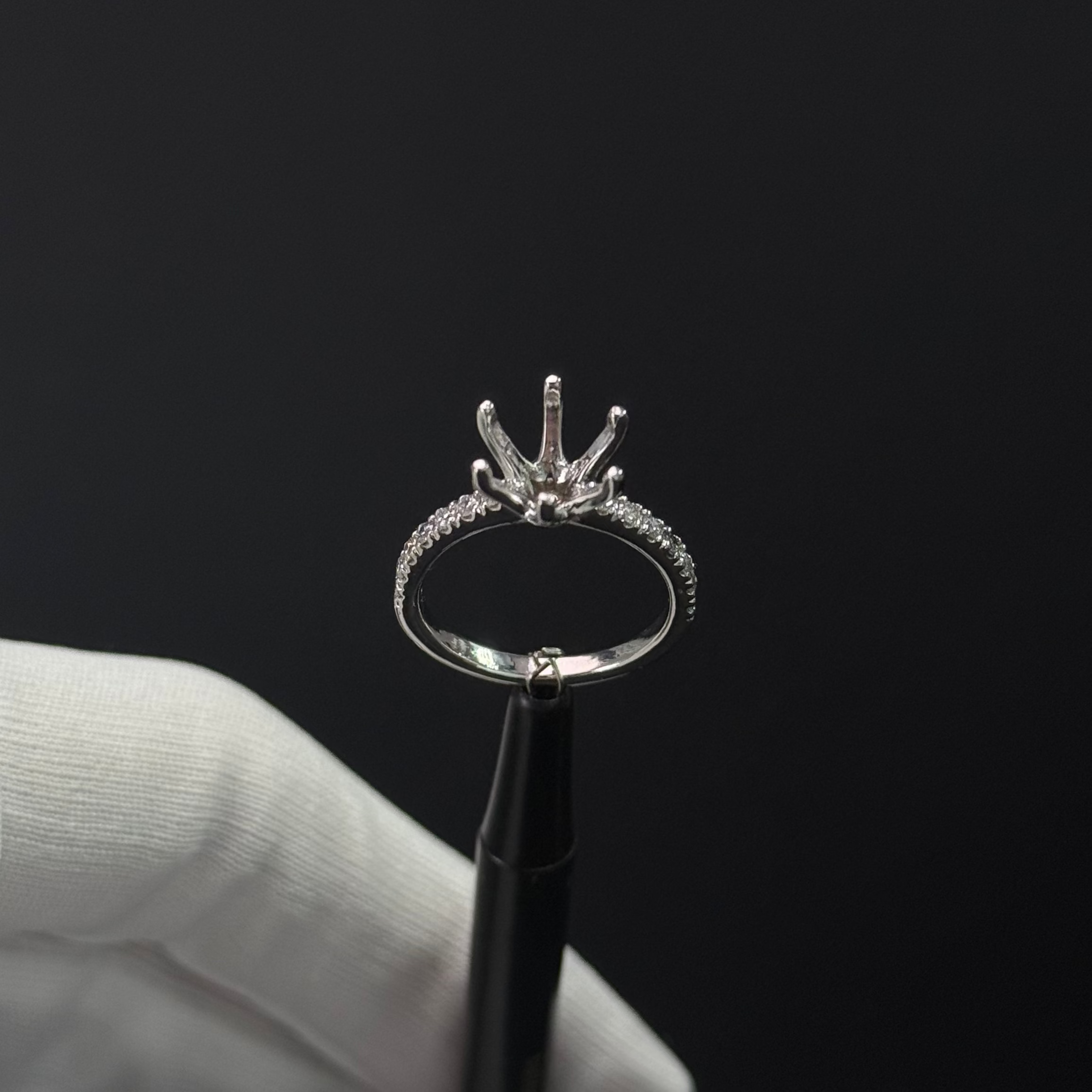 CREATE YOUR ENGAGEMENT RING