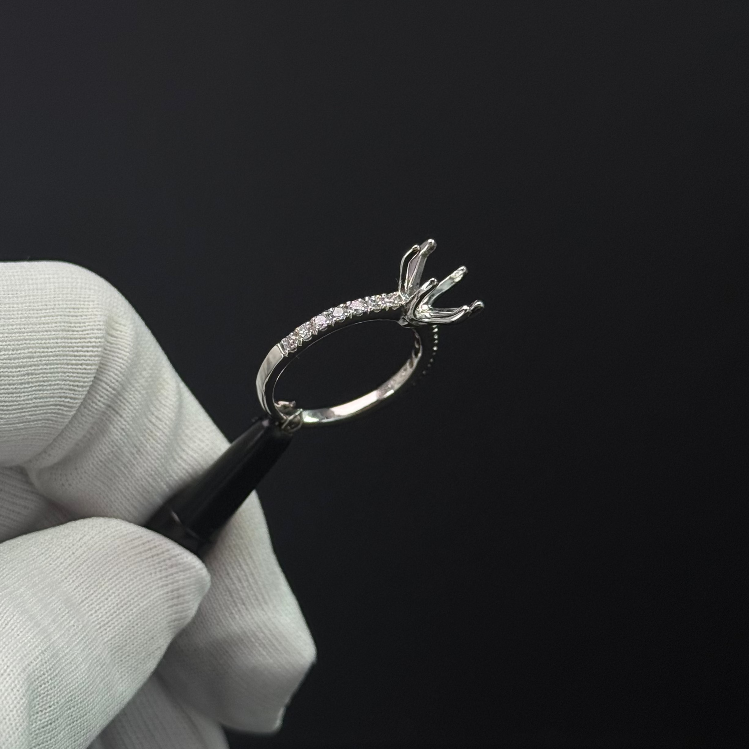 CREATE YOUR ENGAGEMENT RING